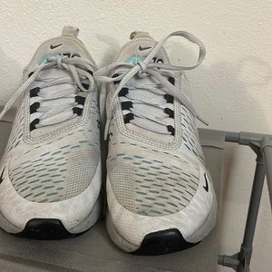 COPY - Nikes Air max 270 youth size 4.5